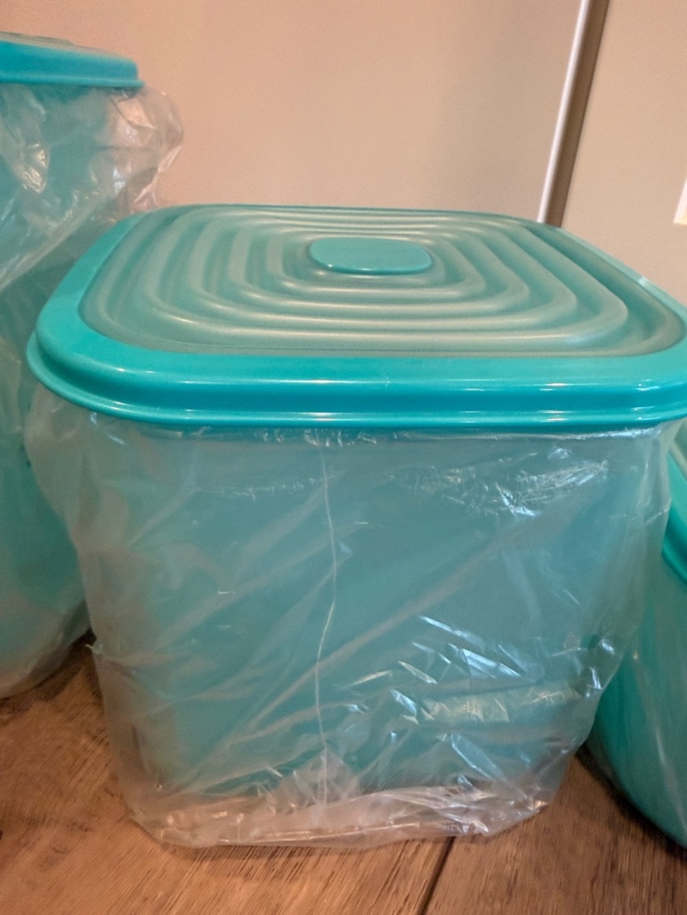 Tupperware Turquoise Square Food Storage Containers - Set of 4 - Picture 4 of 16